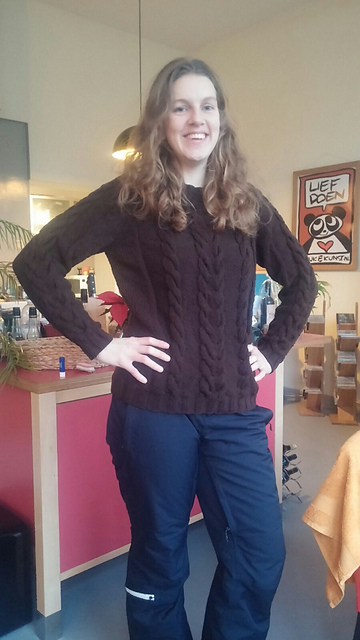 # 11 Raglan sweater with cables
