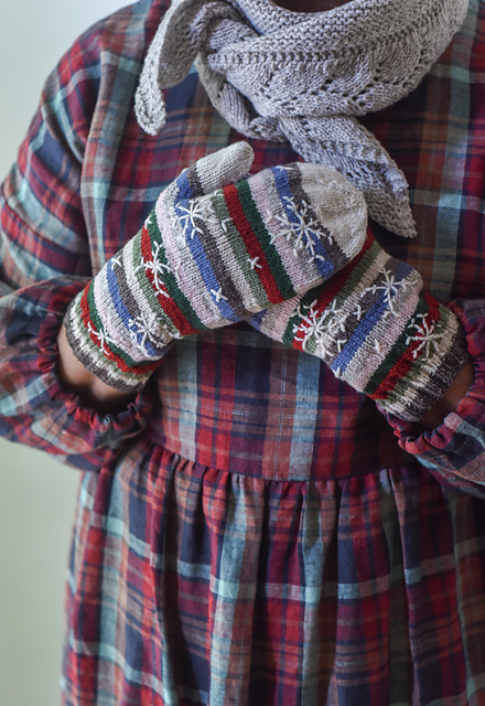 Good Tidings Mittens