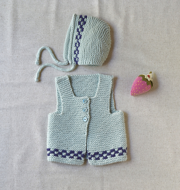 Lille En Set: Blanket, Bonnet and Vest