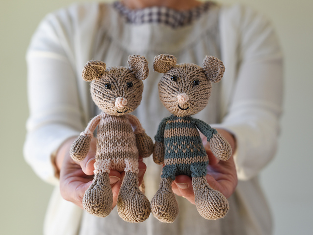 Ravelry: Cozy Mouse pattern by Susan B. Anderson