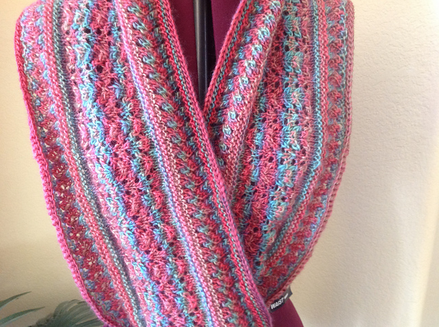 Adore this lacy cowl