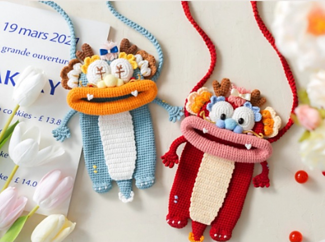 Sausage-Smiler Loong Crossbody Bag