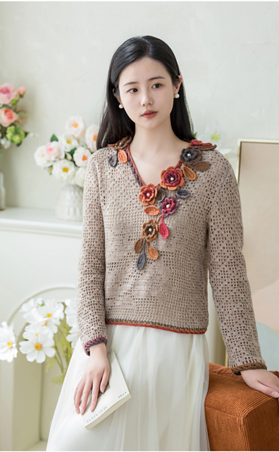 Flora V-neck Pullover