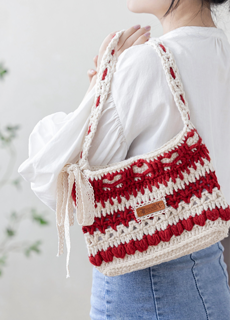 Heartbeat Lace Bag