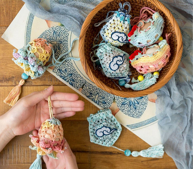 Summer Egg Pouch