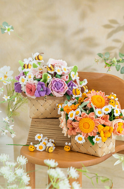 Courtyard Small Flower Basket