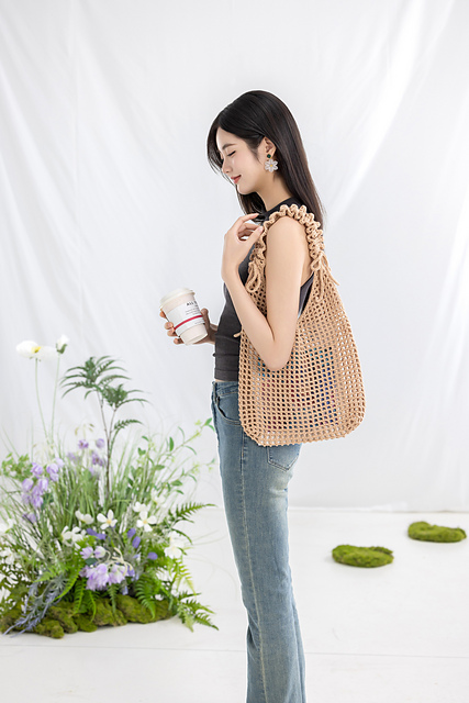 Simple Pleat Mesh Tote
