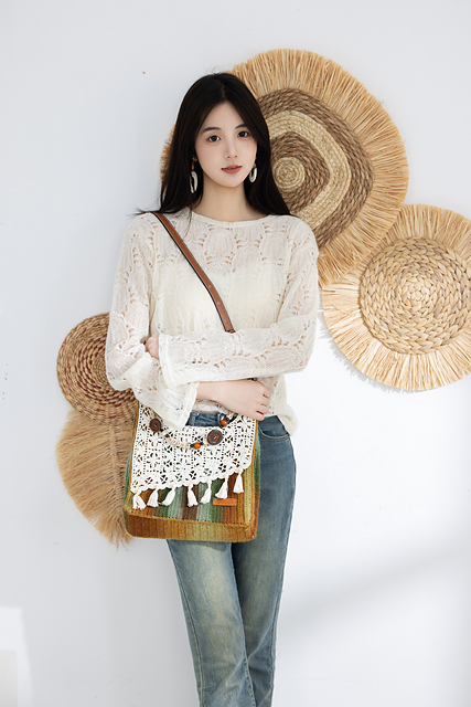 Mulan Messenger Bag