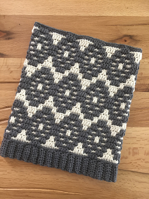 SEWse mosaic cowl and beanie