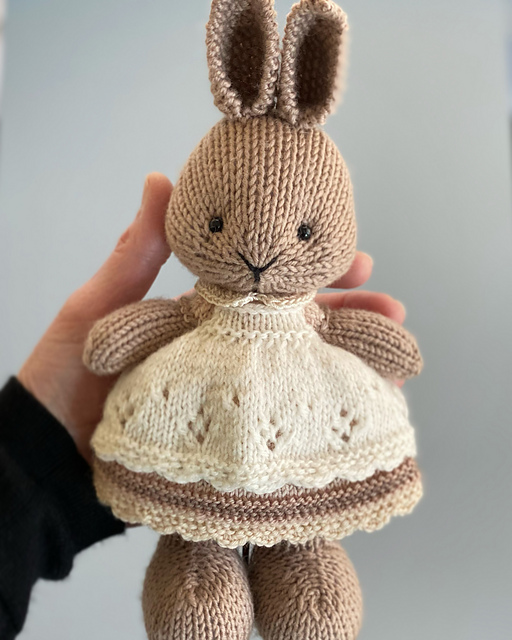 knitted pinafore dress pattern Ravelry: Wee by Suzanne Palmer 9/3