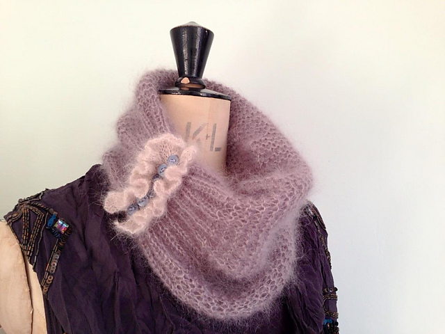Vintage inspired Cowl and Fingerless Gloves