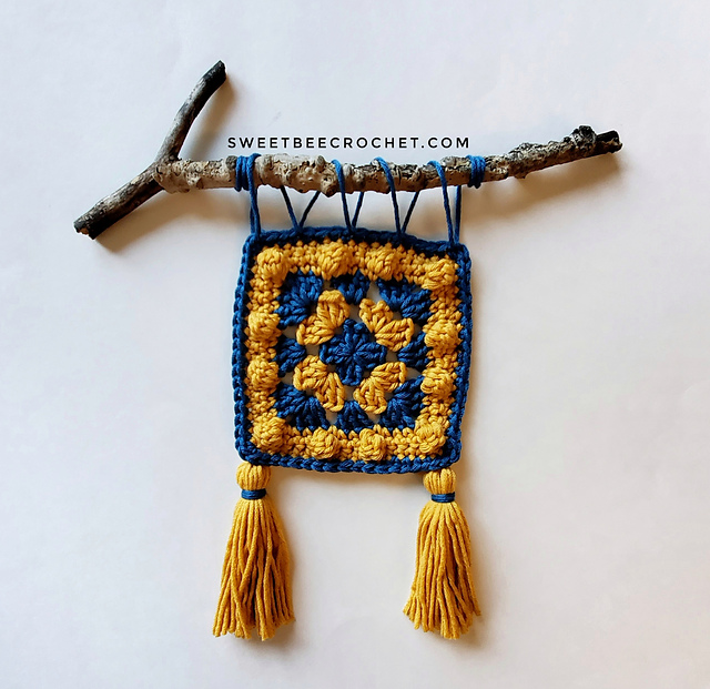 Granny Bobble Square Motif
