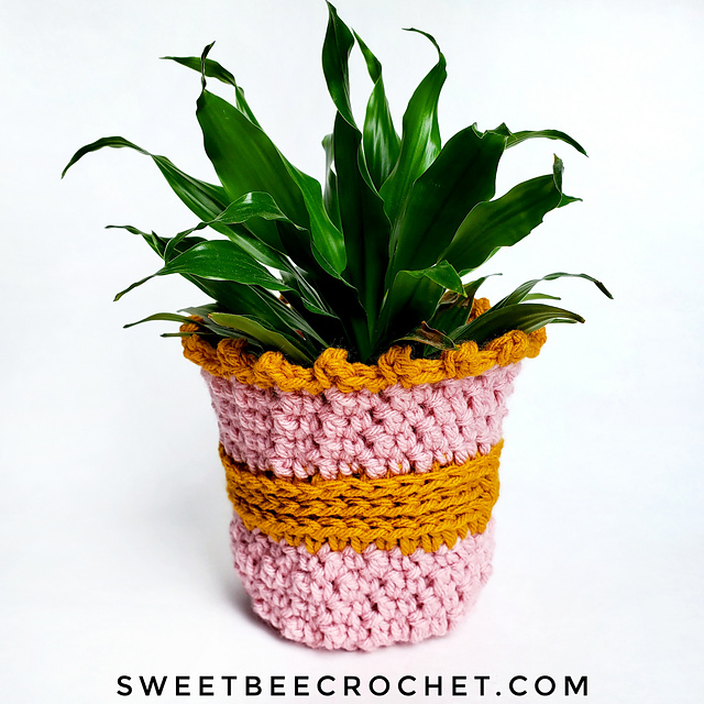 Lemon Ridge Plant Cozy