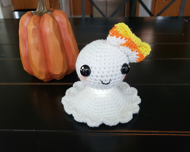 Ravelry: mini ghost pattern by Carolyne Brodie