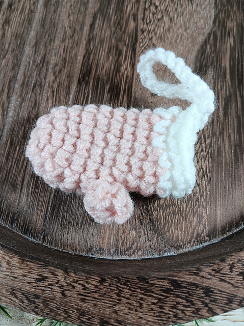 Quick Mitten Ornament