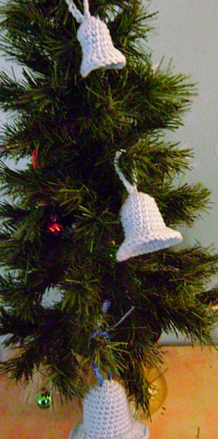 Medium Caroling Bell