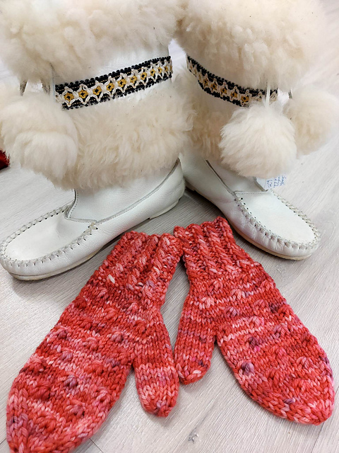 Sophia Alpine Mitts