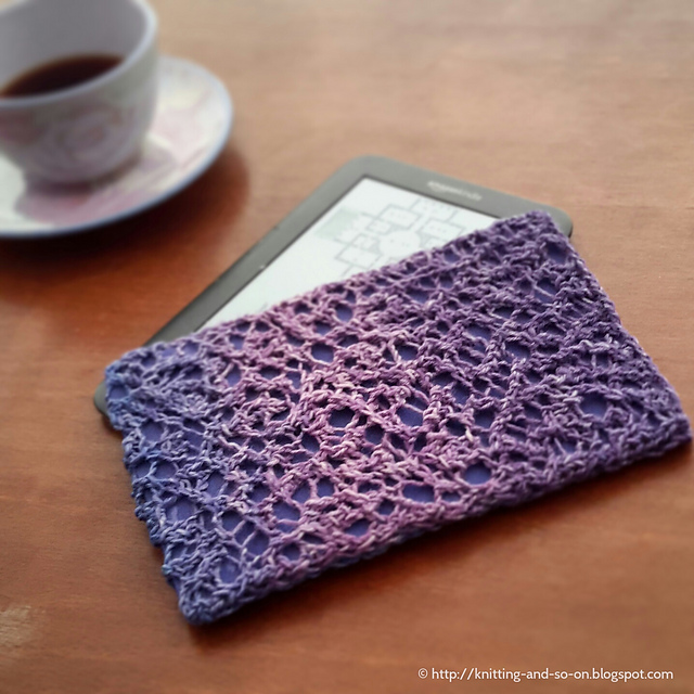 Random Lace E-Book Sleeve