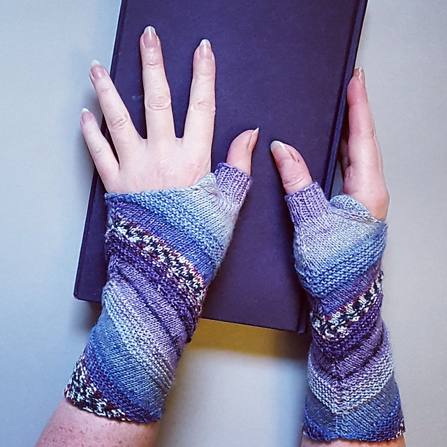 Triangulation Wrist Warmers