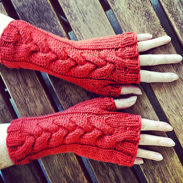 Helga Cabled Mitts