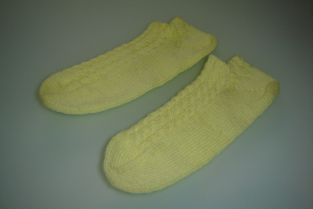 cable toe up socks