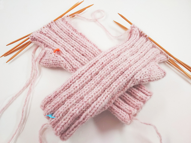 Easy Fit Fingerless Mitts