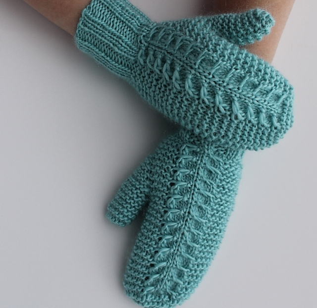 Claw Cable Mittens