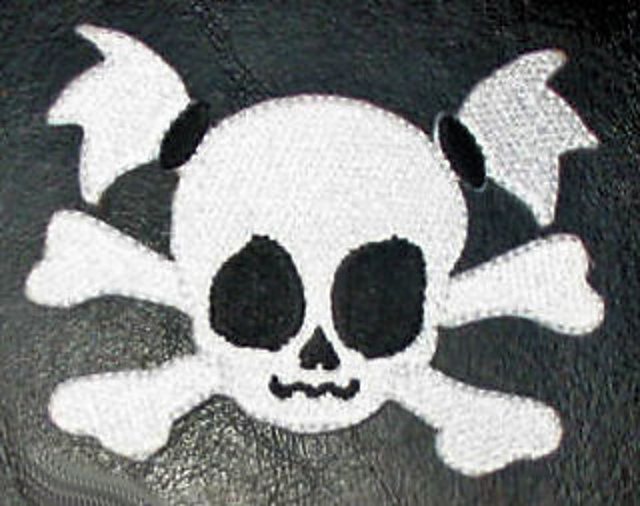 Small Rockabilly Ponytail Girly Skull Graph