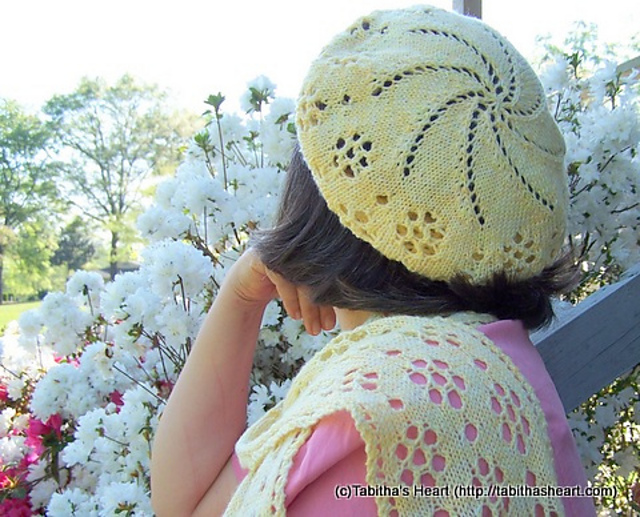 Daisy Chains Hat & Scarf