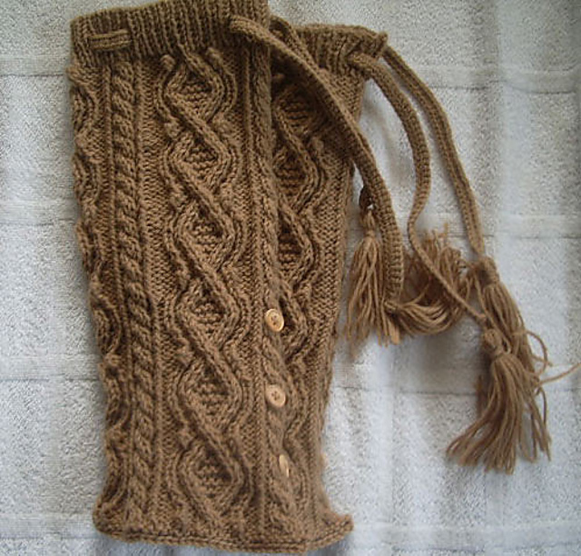 03. Aran legwarmer（アラン模様のレッグウォーマー）