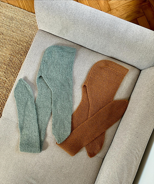 WakuWaku Hooded Scarf