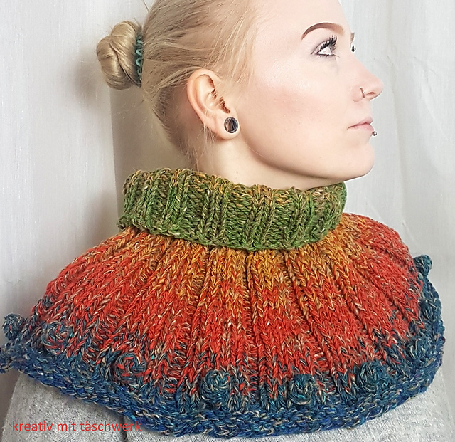 Loop Cowl Holly