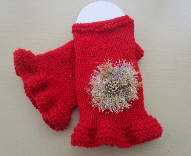 Frilled Fingerless Gloves