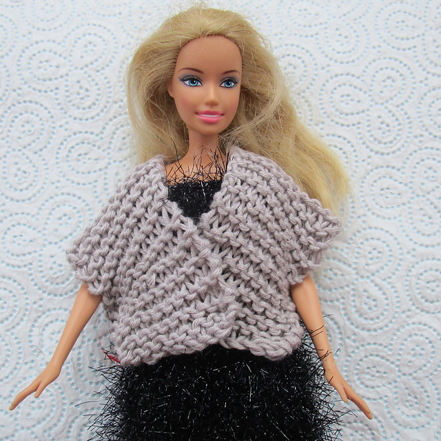 Ravelry Shrug for Barbie pattern by taffylass knits