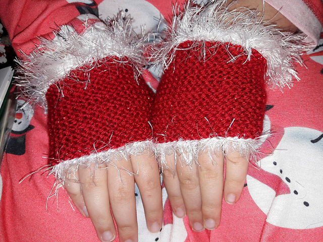 Festive Fingerless Mittens