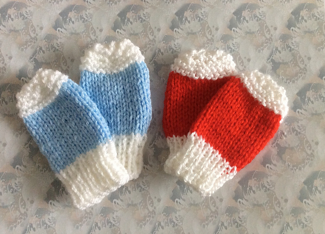 Christmastime Baby Mittens