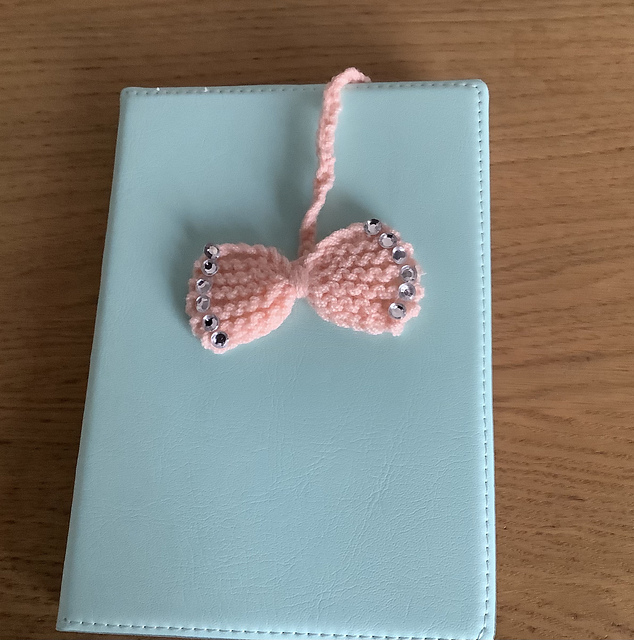 Trailing Bow Bookmark
