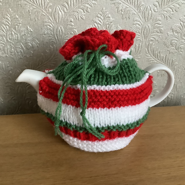 Christmas Cheer Tea Cosy