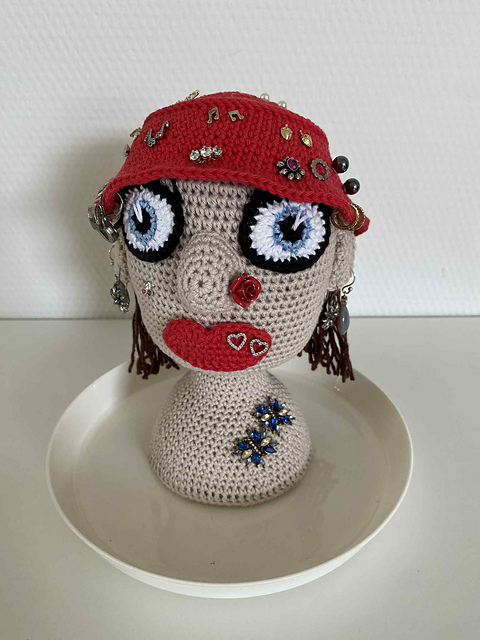 Polly Pin Head