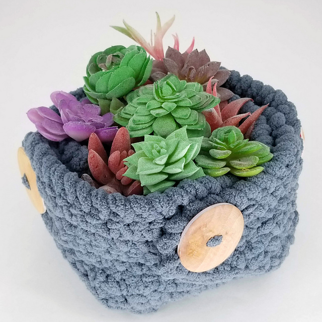 Button Up Basket
