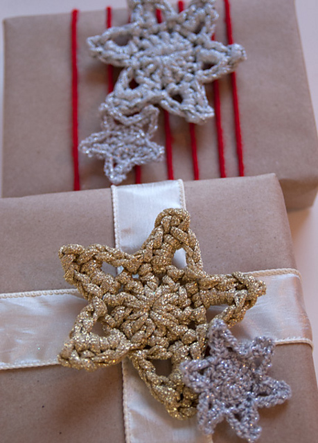 Glittery Crochet Stars in 2 Rounds