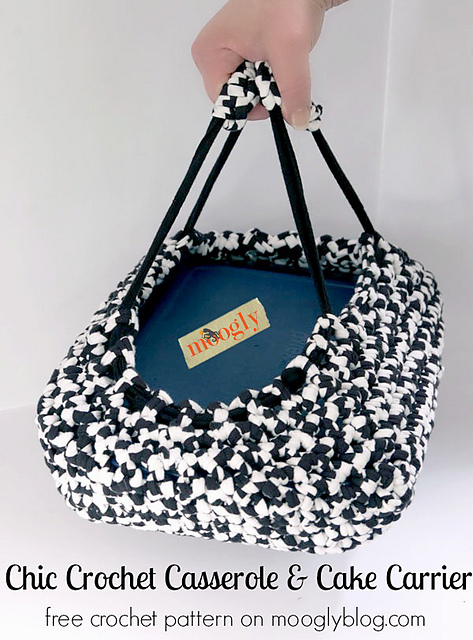 Chic Casserole and Cake Carrier