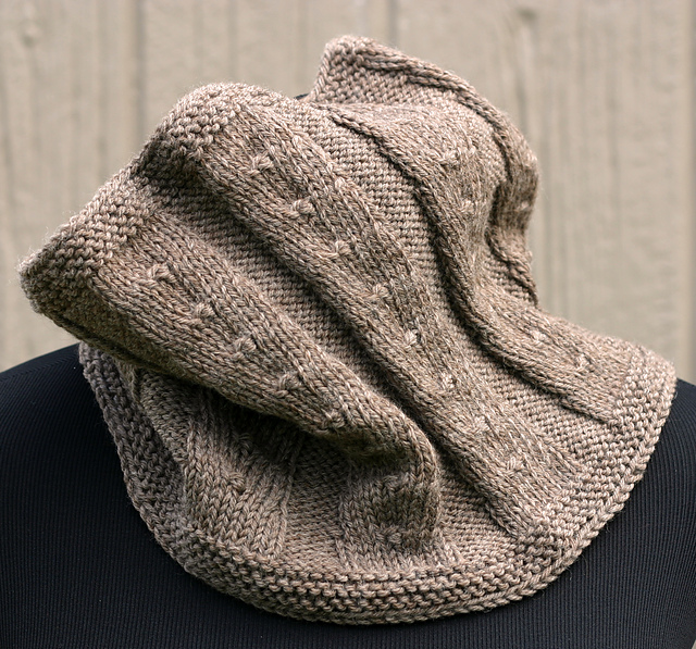 Daphne Cowl