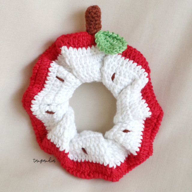 Crochet Apple Scrunchie