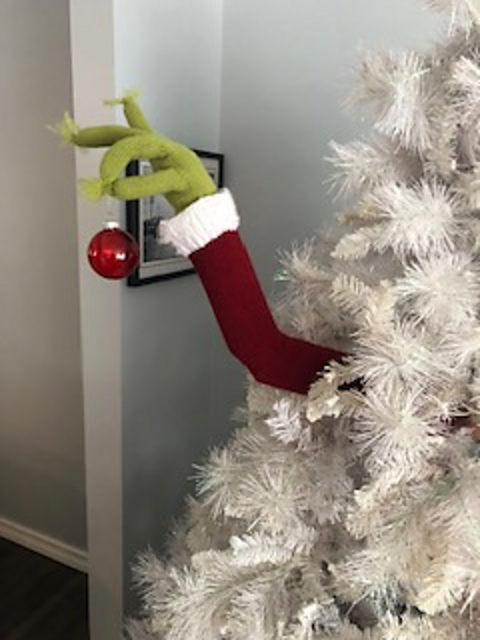 Grinch Arm