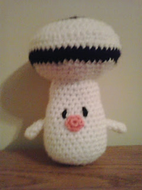 #590 Foongus (Pokemon)