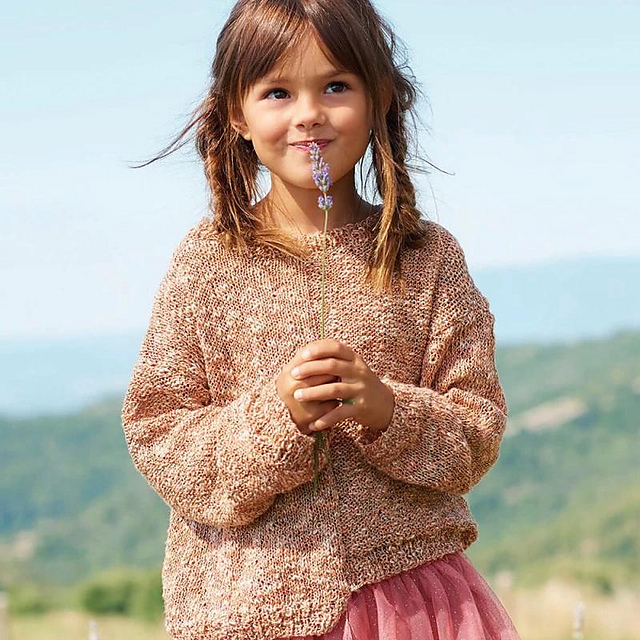 02-38 Girl sweater