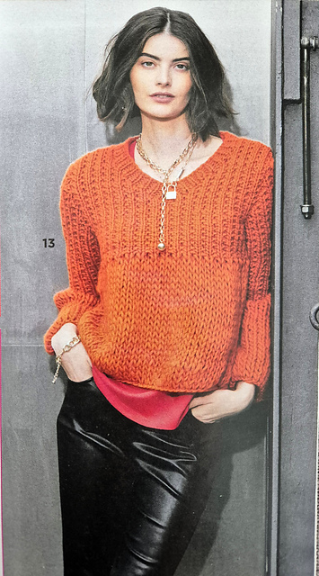 # 13 Pulli mit Rippenmusterpasse