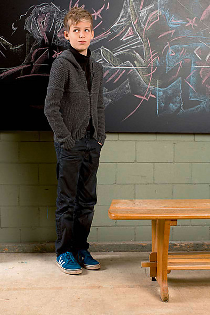 208-24 Cardigan with hood / Kapuzenjacke