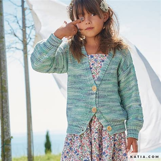 02-32 Girl's cardigan